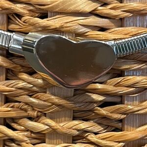 Vintage Women’s Silver Belt 24” End to End Stretches to 28” Heart Closure 80’s